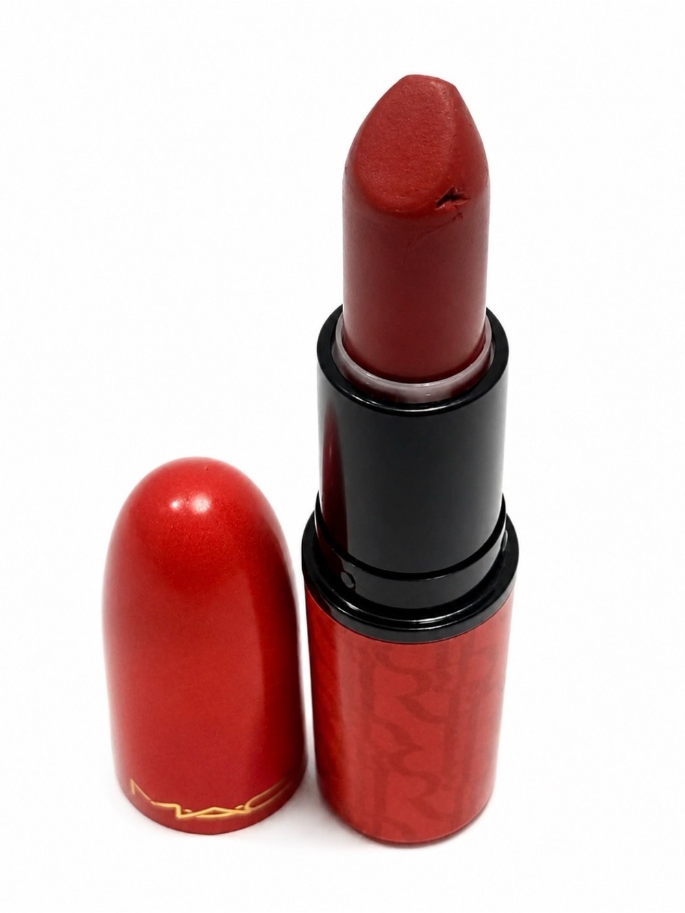 MAC "Aute Cuture" Collection
Chili Red Lipstick Limited
Edition - Picture 2 of 4